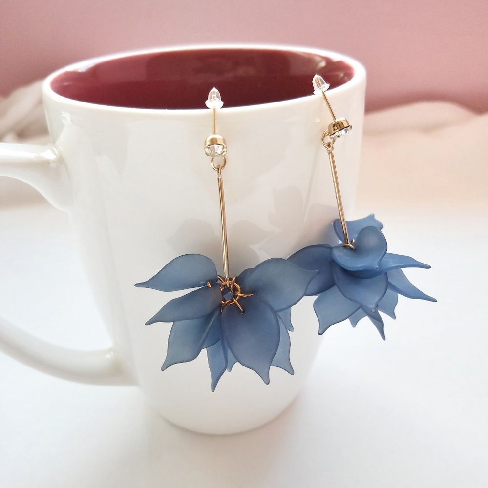 ❌ Sold Out ❌ Blue Petal Earrings